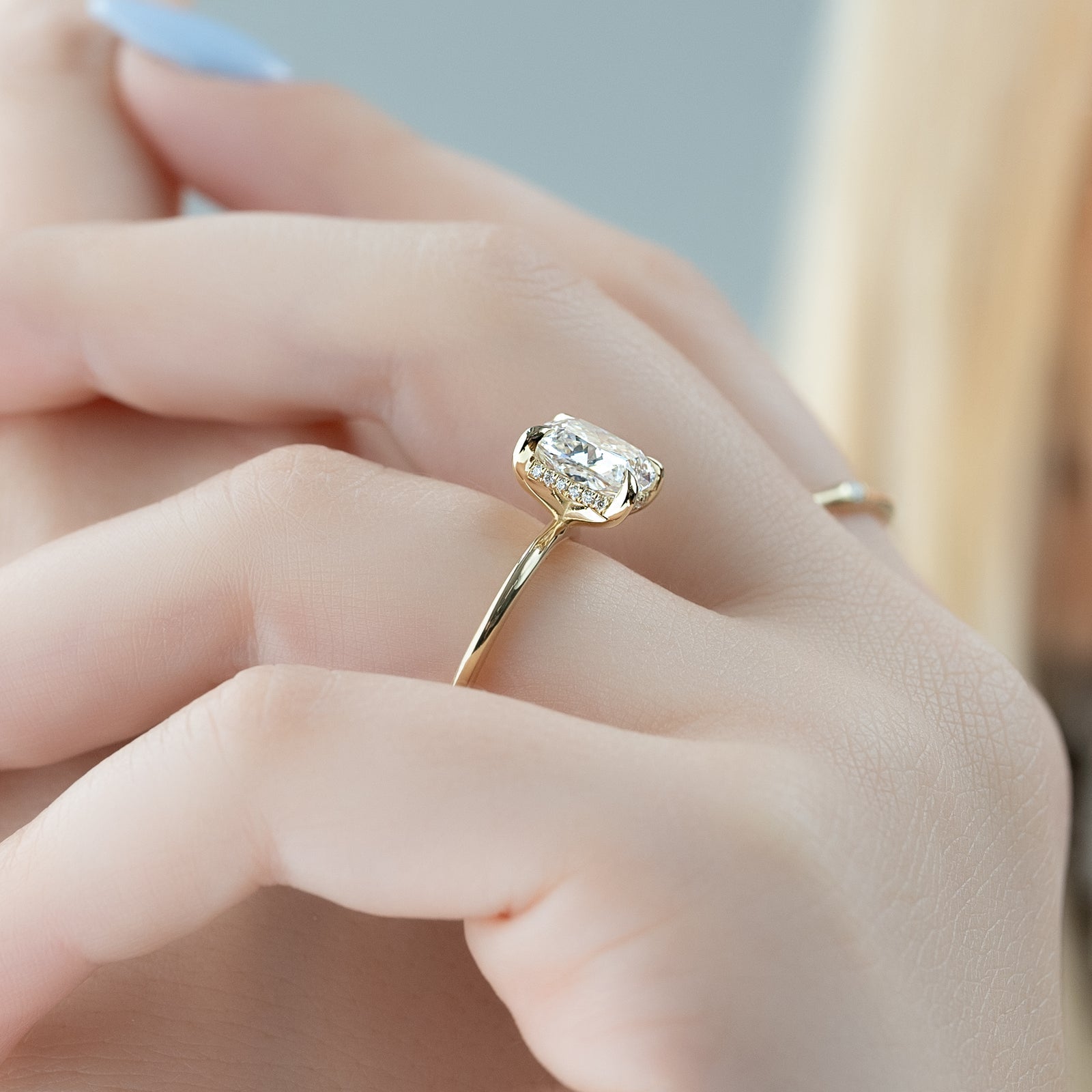 The Kamellie Set With A 2 Carat Cushion Lab Diamond