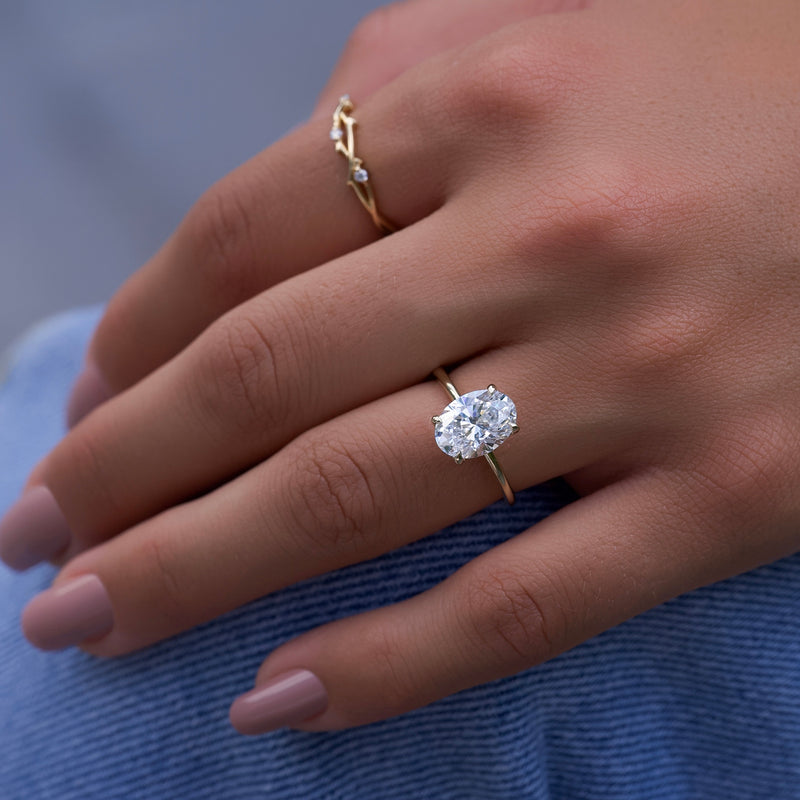 The Kamellie Set With A 2 Carat Oval Lab Diamond