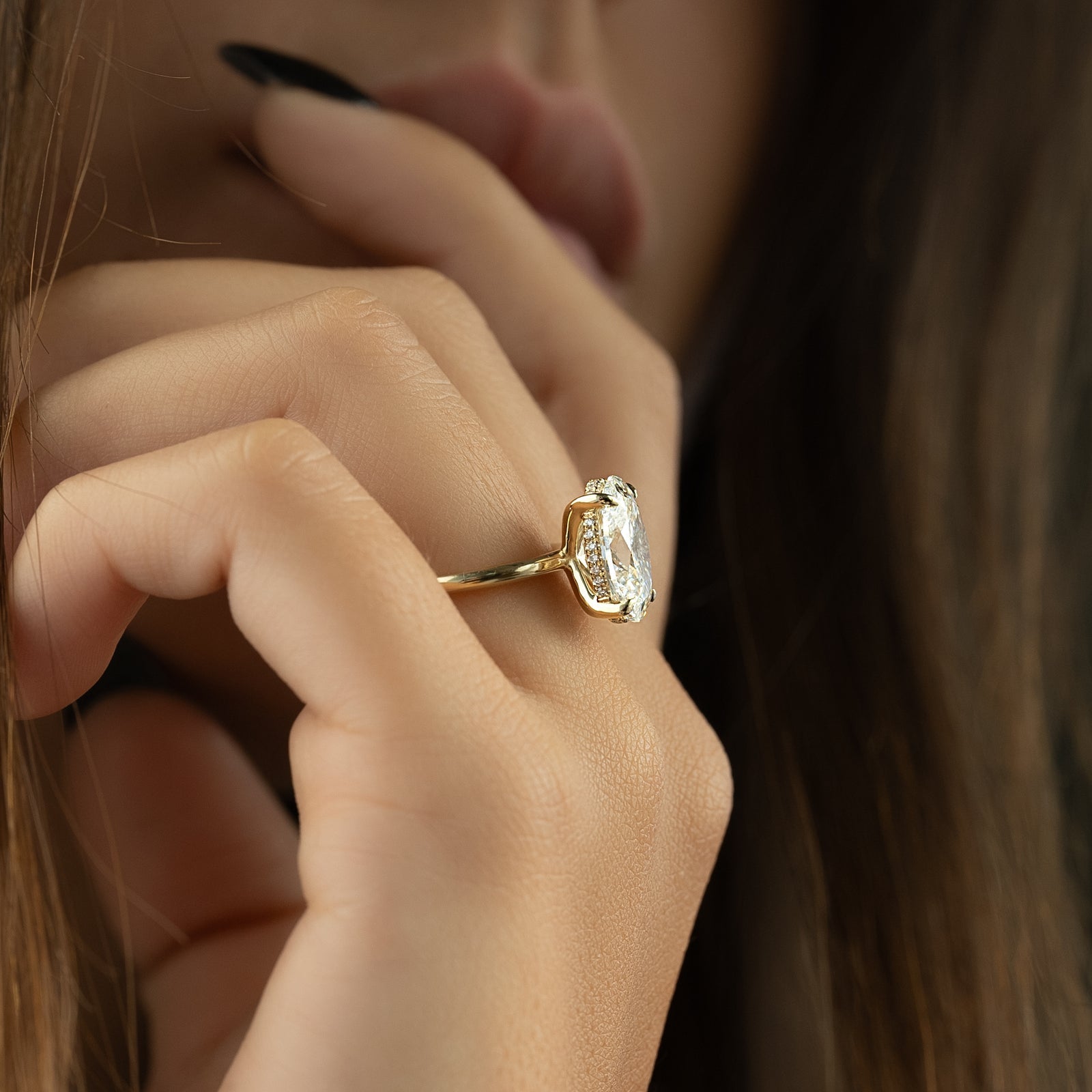 The Kamellie Set With A 2 Carat Oval Lab Diamond