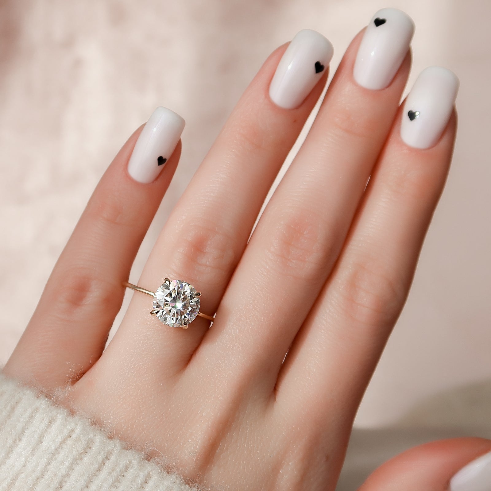 The Kamellie Set With A 2 Carat Round Lab Diamond