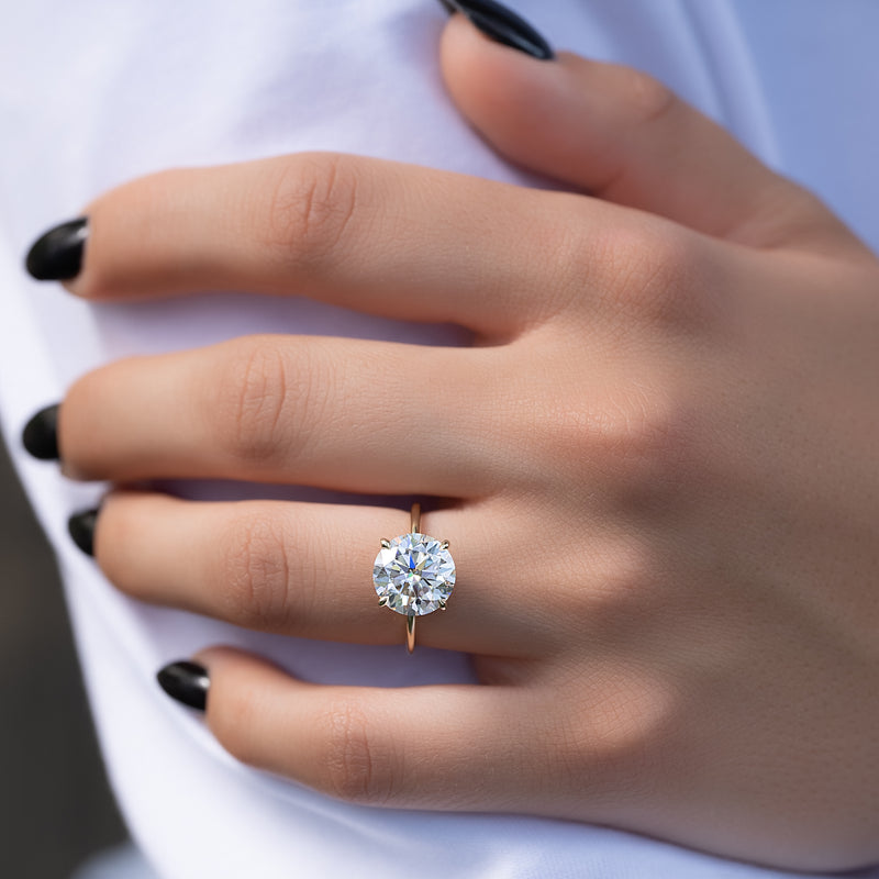 The Kamellie Set With A 2 Carat Round Lab Diamond