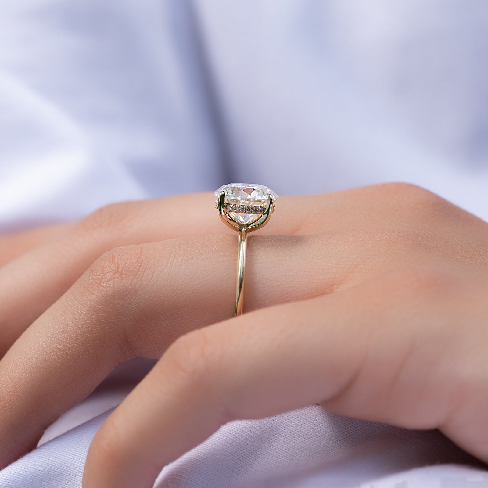 The Kamellie Set With A 2 Carat Round Lab Diamond