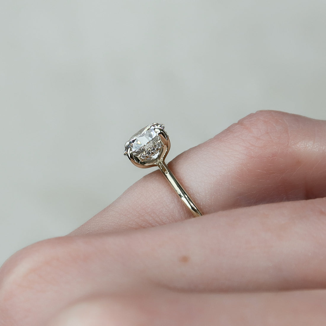 The Kamellie Set With A 2 Carat Round Lab Diamond