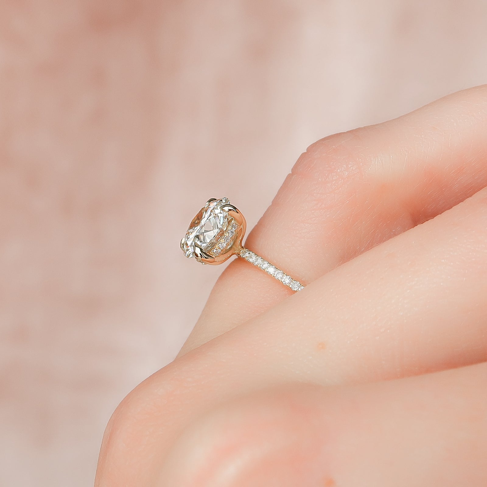 The Pave Kamellie Set With A 2 Carat Round Lab Diamond