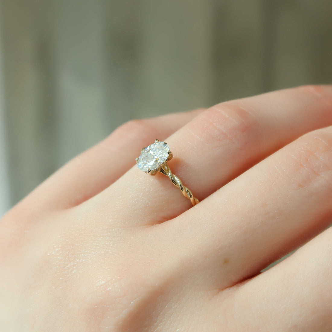 The Alice Set With A 2 Carat Oval Lab Diamond