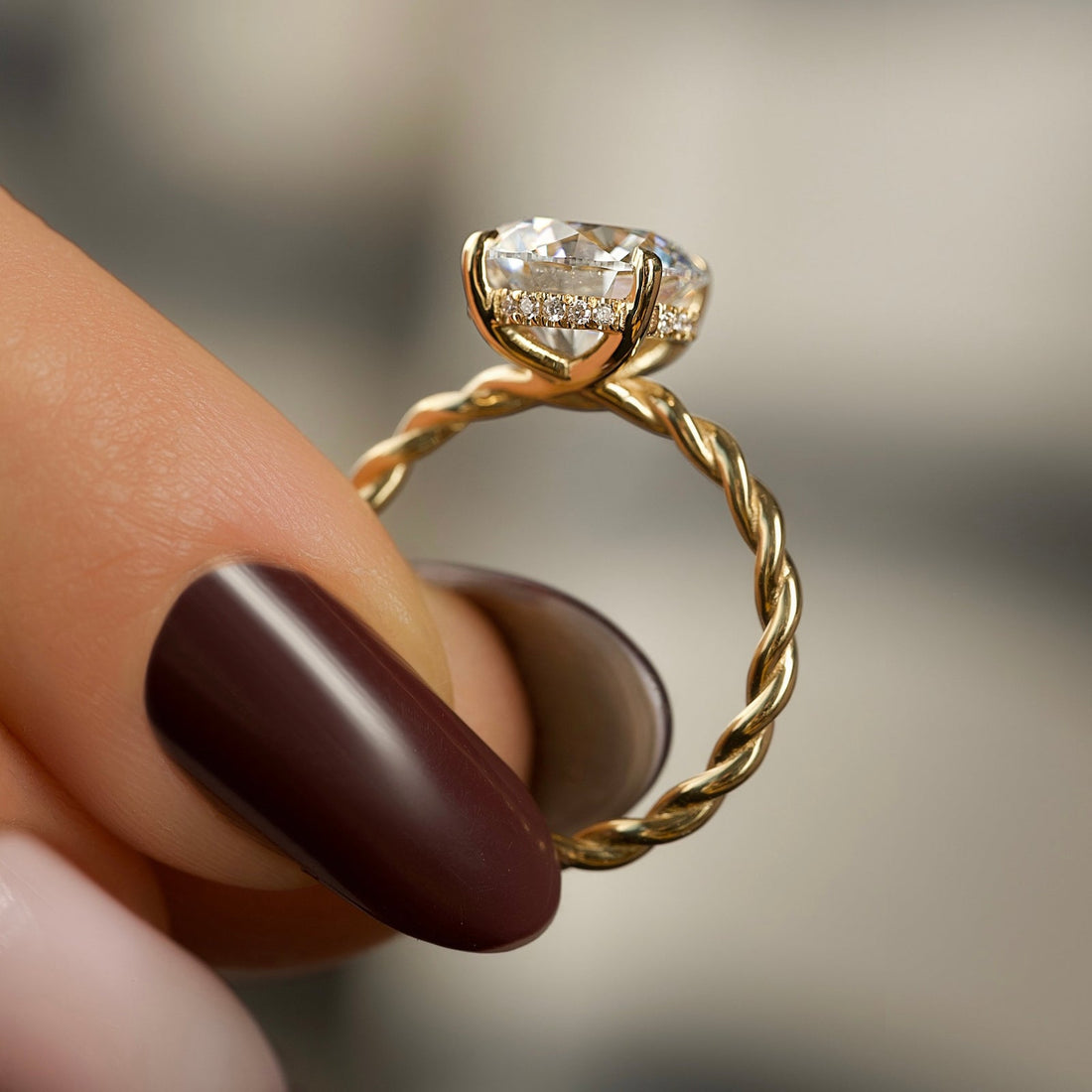 The Alice Set With A 2 Carat Round Lab Diamond