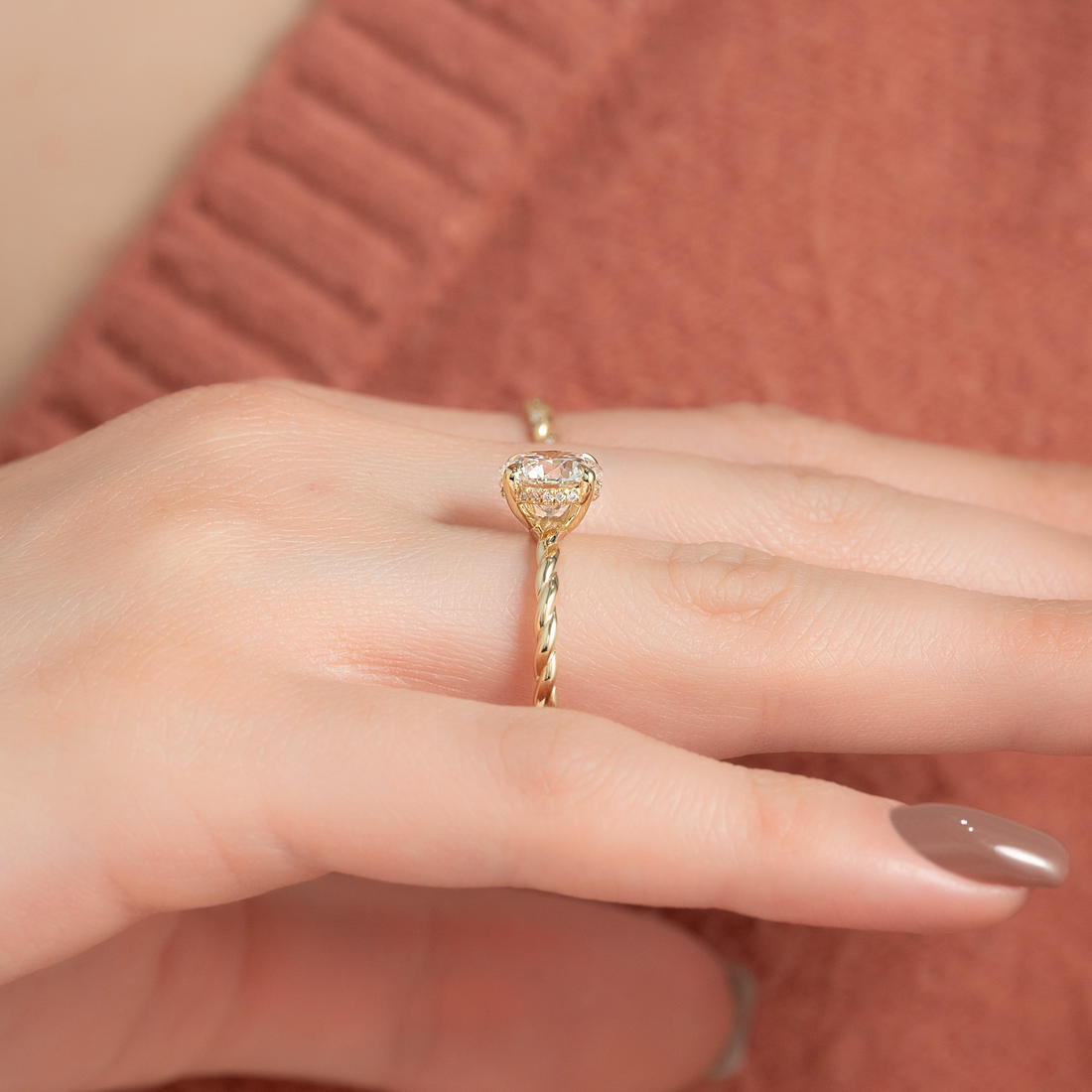 The Alice Set With A 2 Carat Round Lab Diamond
