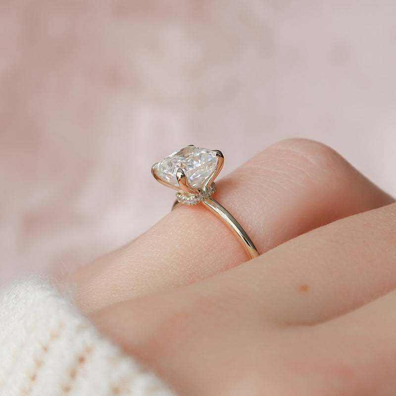 The Nelly Set With A 2 Carat Cushion Lab Diamond
