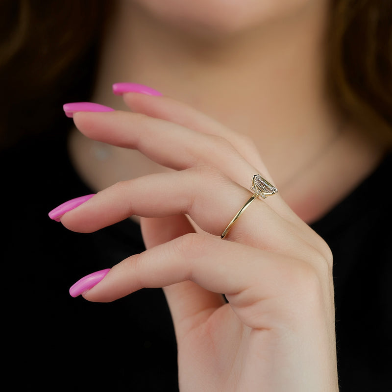 The Nelly Set With A 2 Carat Emerald Lab Diamond