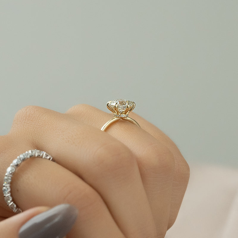 The Nelly Set With A 2 Carat Round Lab Diamond