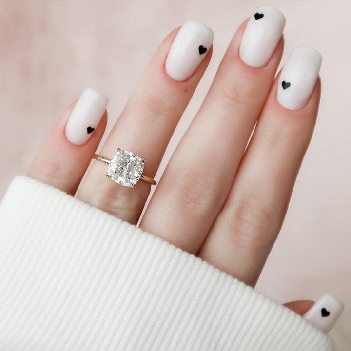 The Crown Kamellie Set With A 2 Carat Cushion Lab Diamond