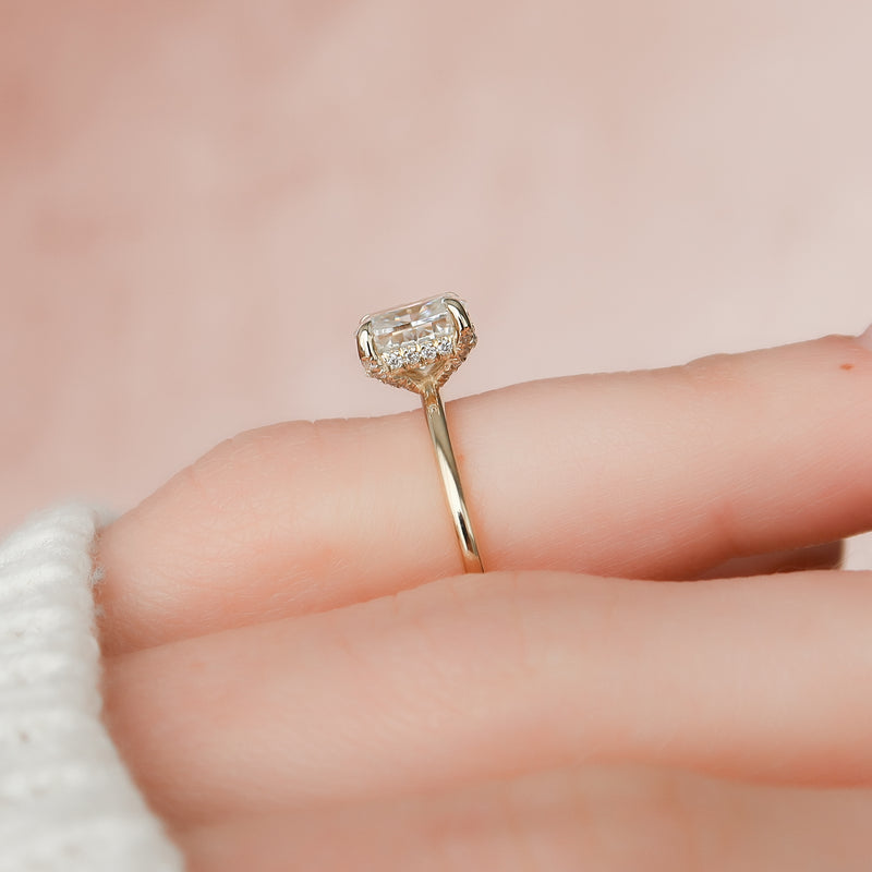 The Crown Kamellie Set With A 2 Carat Elongated Cushion Lab Diamond