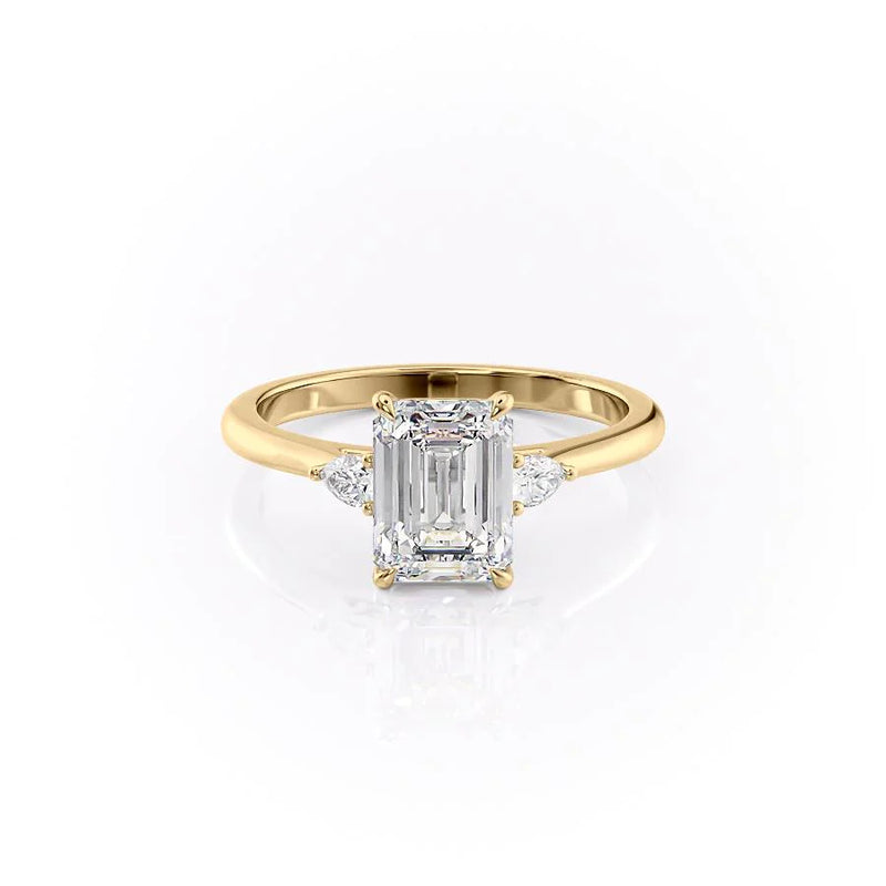 The Pears Liv Set With A 2 Carat Emerald Lab Diamond