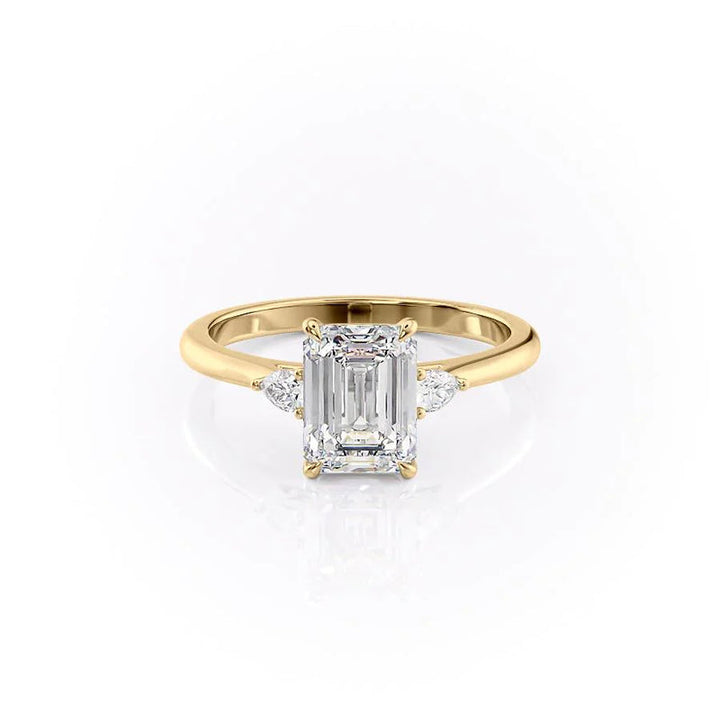 The Pears Liv Set With A 2 Carat Emerald Lab Diamond