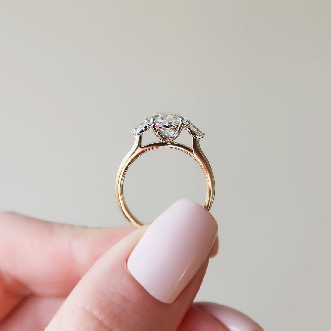 The Pears Liv Set With A 2 Carat Oval Lab Diamond