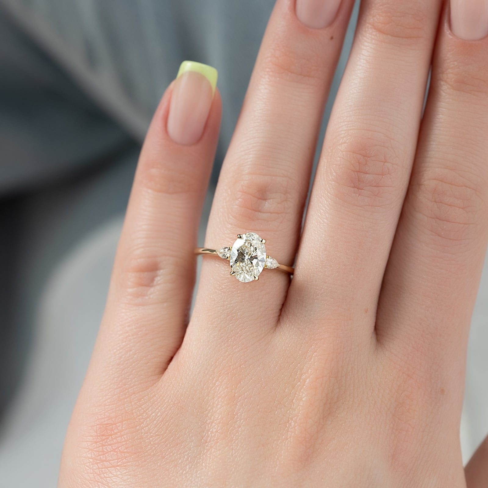 The Pears Liv Set With A 2 Carat Oval Lab Diamond