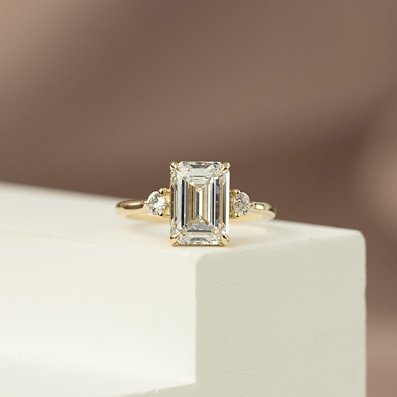 The Lia Set With A 2 Carat Emerald Lab Diamond