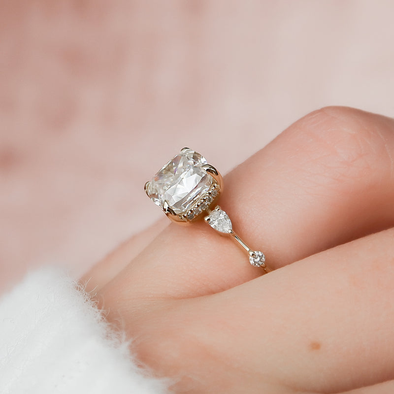The Naomi Set With A 2 Carat Cushion Lab Diamond