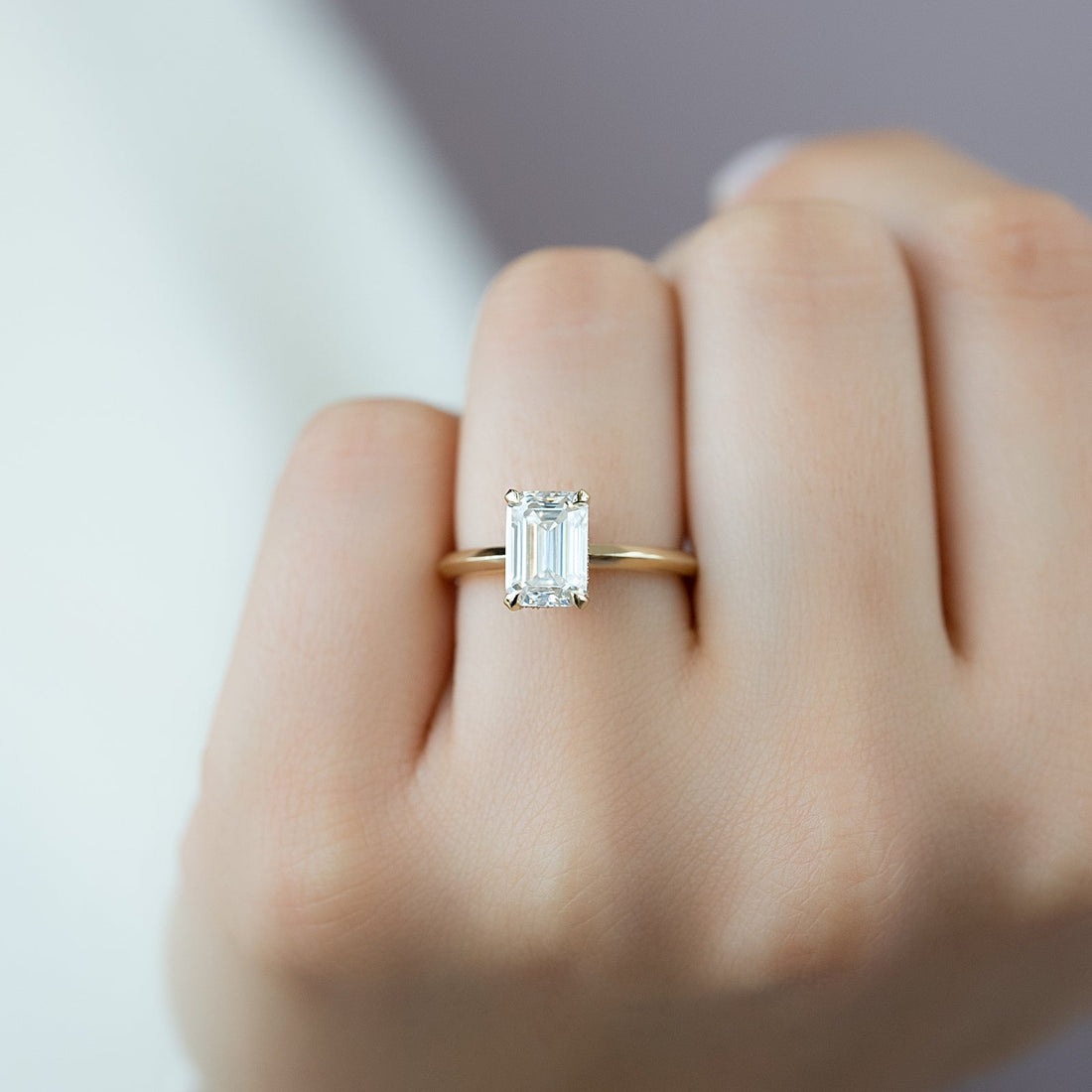 The Razor Kamellie Set With A 2 Carat Emerald Lab Diamond