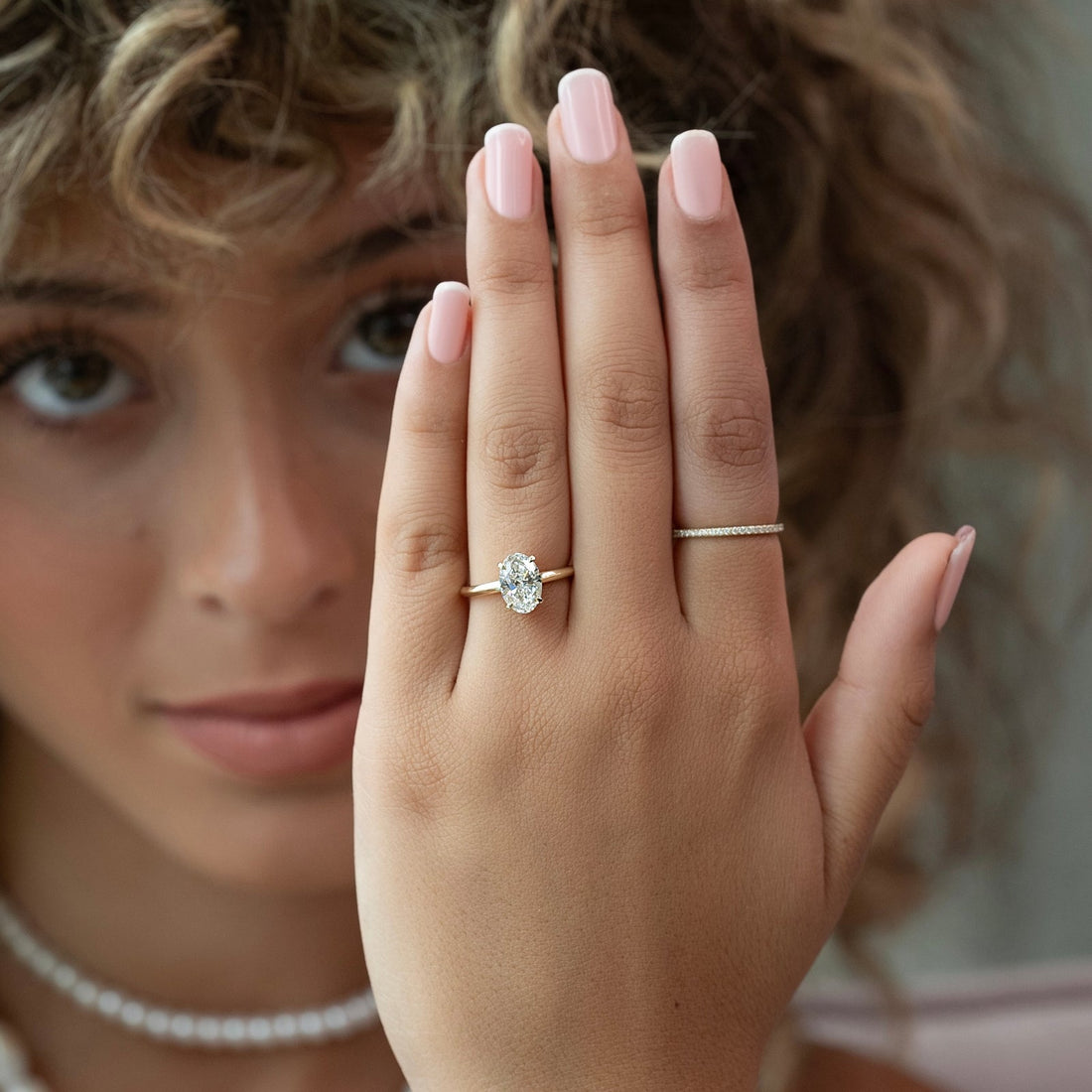 The Razor Kamellie Set With A 2 Carat Oval Lab Diamond