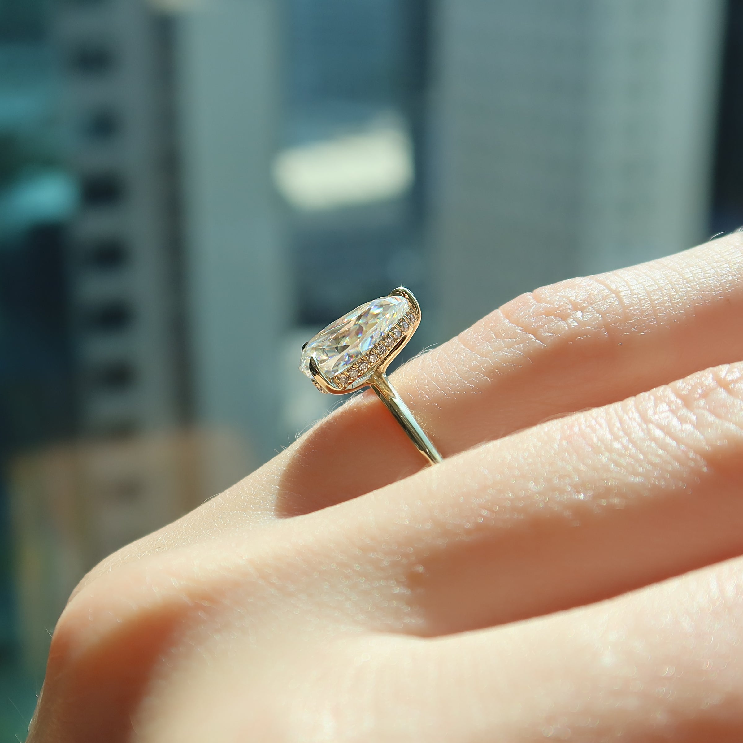 The Razor Kamellie Set With A 2 Carat Pear Lab Diamond