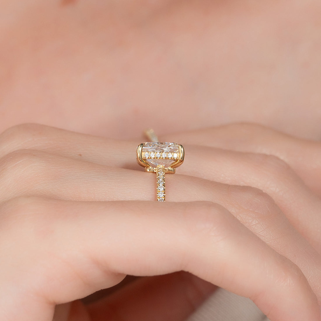 The Low Profile Kamellie Set With A 2 Carat Elongated Cushion Lab Diamond