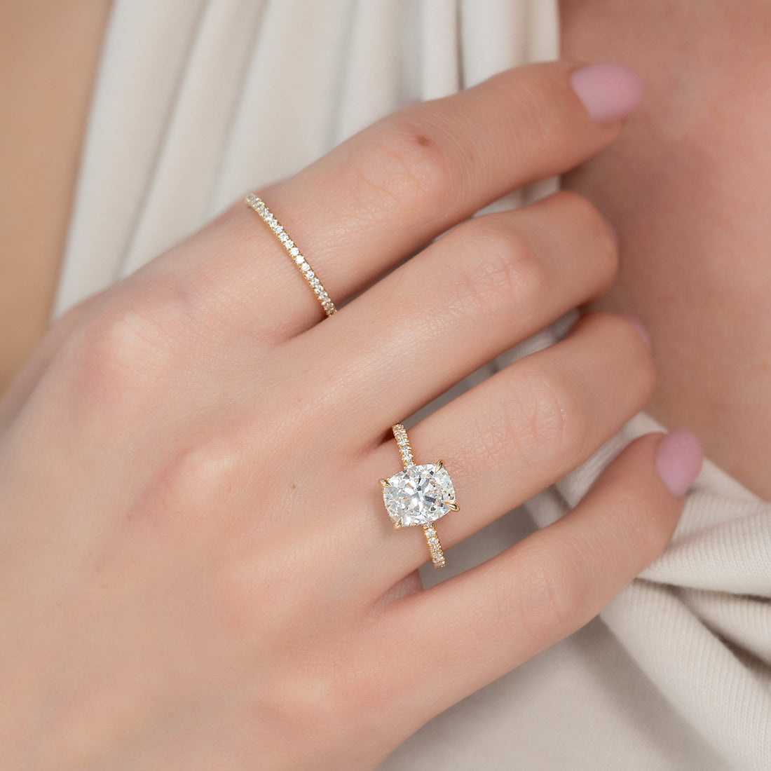 The Low Profile Kamellie Set With A 2 Carat Elongated Cushion Lab Diamond