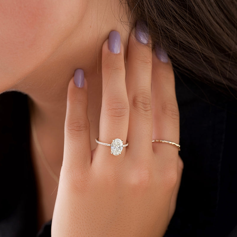 The Low Profile Kamellie Set With A 2 Carat Oval Lab Diamond