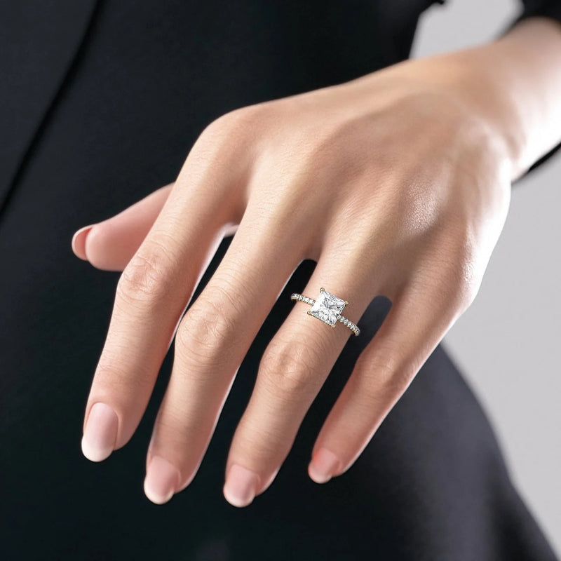 The Low Profile Kamellie Set With A 2 Carat Princess Lab Diamond