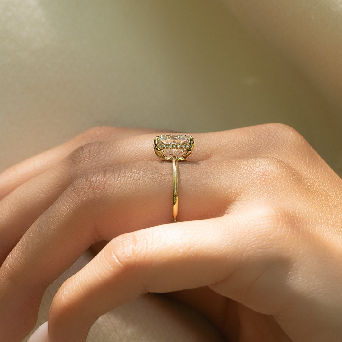 The Low Profile Kamellie Set With A 2 Carat Elongated Cushion Lab Diamond