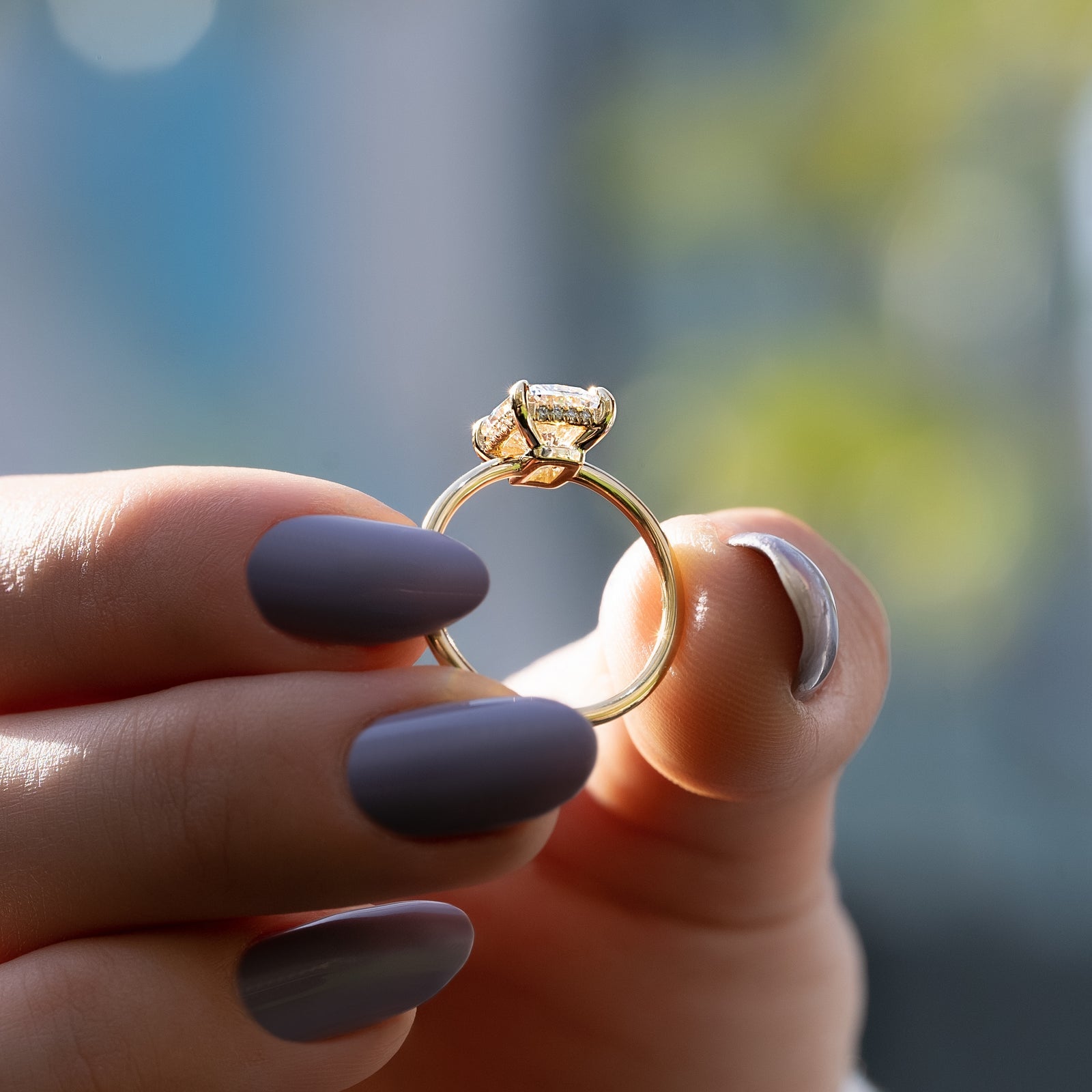 The Low Profile Kamellie Set With A 2 Carat Elongated Cushion Lab Diamond