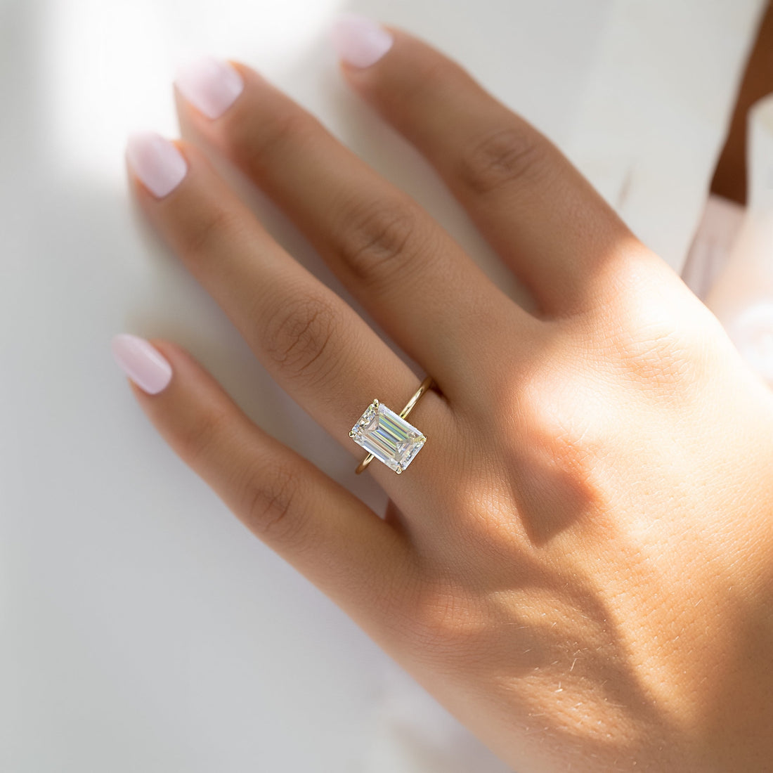 The Low Profile Kamellie Set With A 2 Carat Emerald Lab Diamond