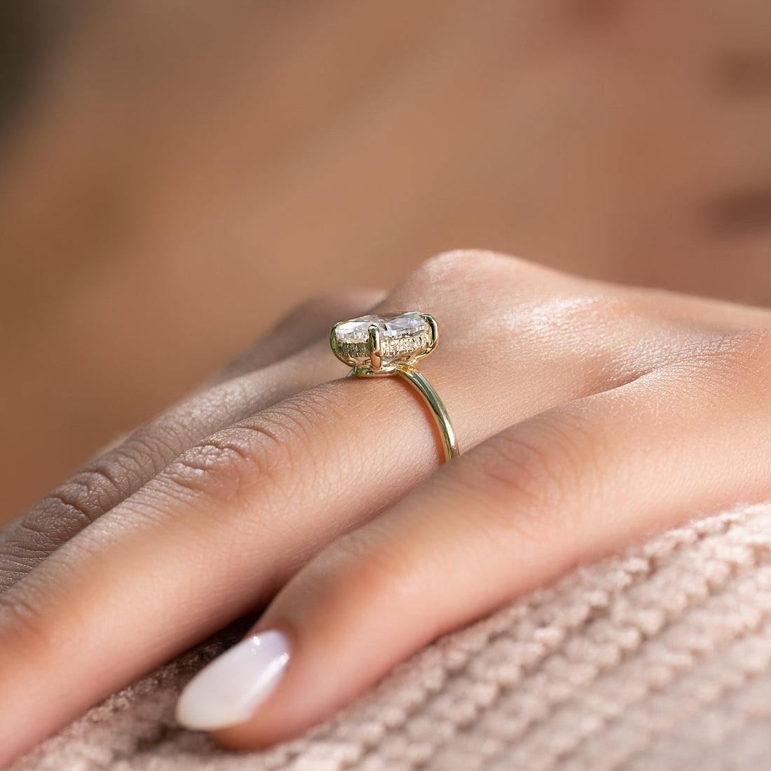 The Low Profile Kamellie Set With A 2 Carat Oval Lab Diamond