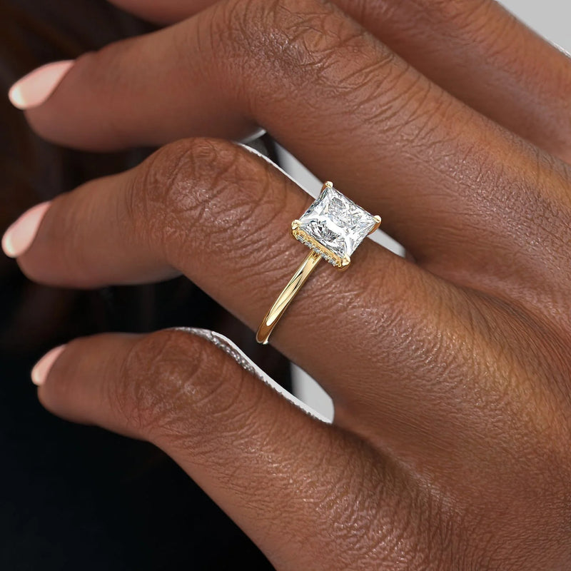 The Low Profile Kamellie Set With A 2 Carat Princess Lab Diamond