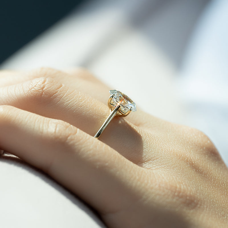 The Lexie Set With A 2 Carat Oval Lab Diamond