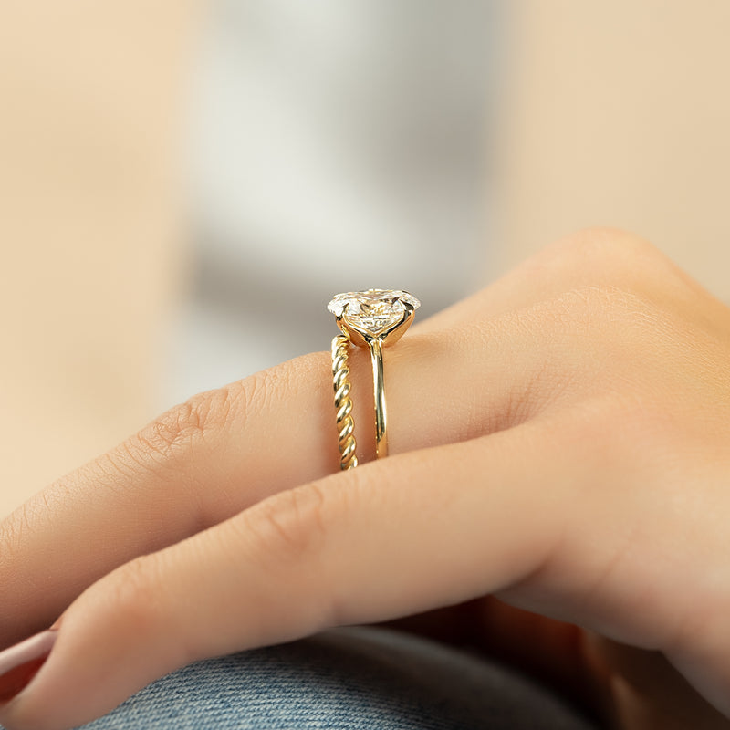 The Ashley Set With A 2 Carat Oval Lab Diamond