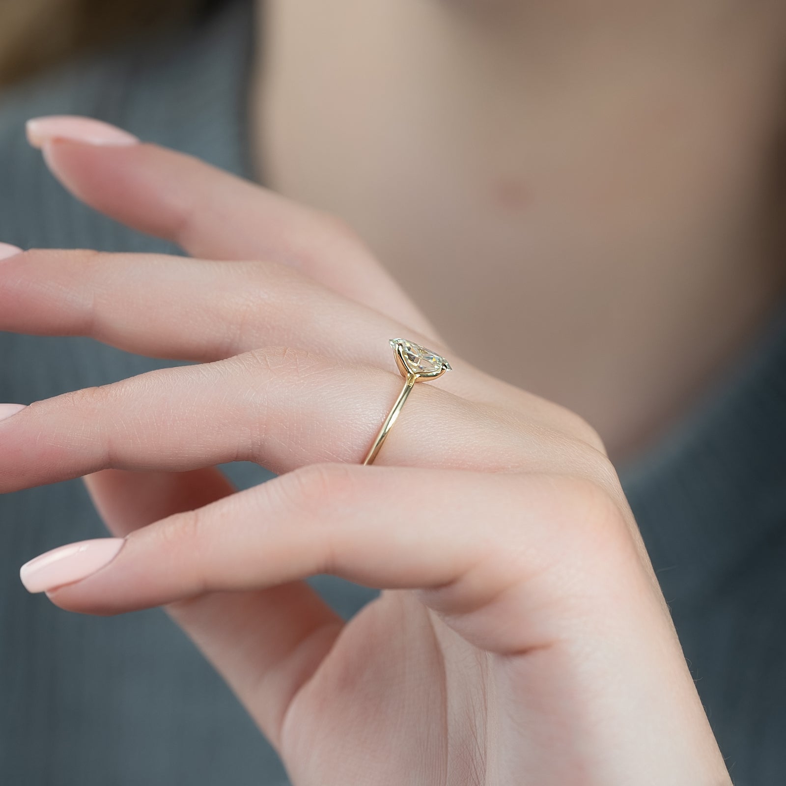 The Ashley Set With A 2 Carat Oval Lab Diamond