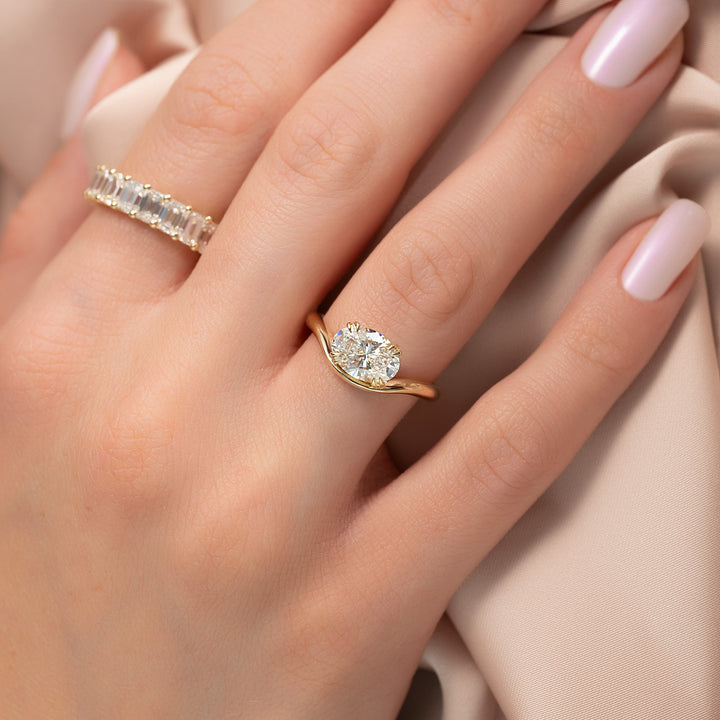 The Berta Set With A 2 Carat Oval Lab Diamond