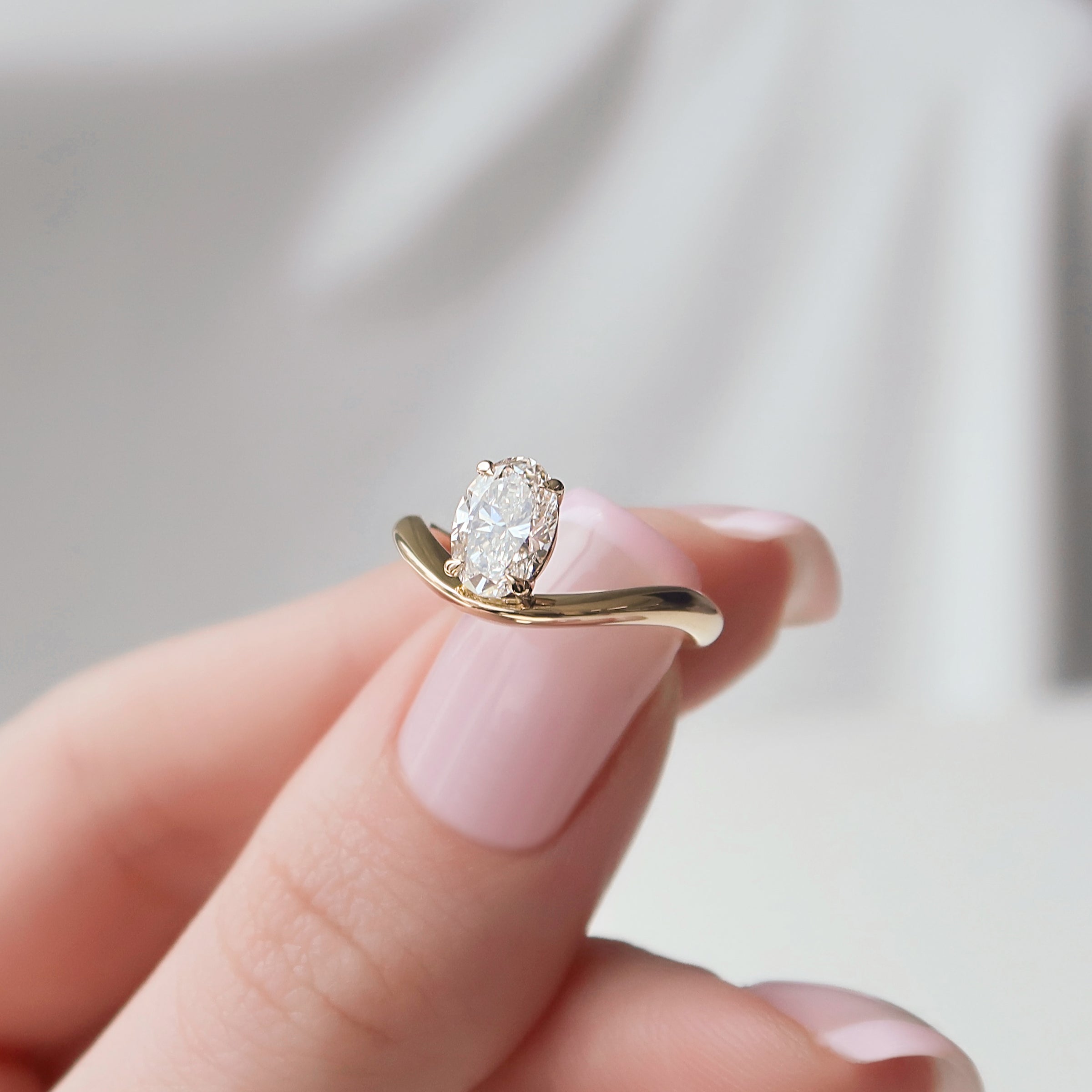 The Berta Set With A 2 Carat Oval Lab Diamond