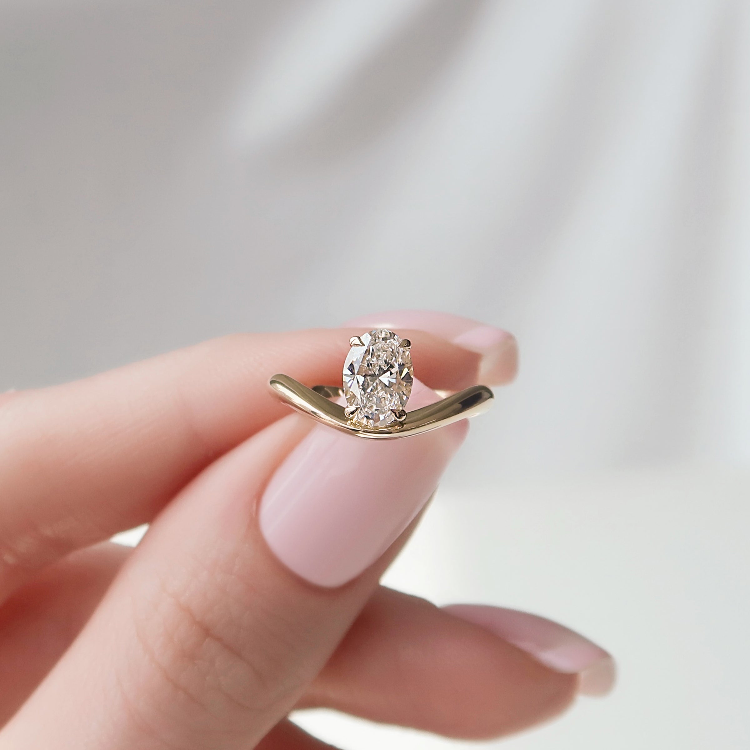 The Berta Set With A 2 Carat Oval Lab Diamond