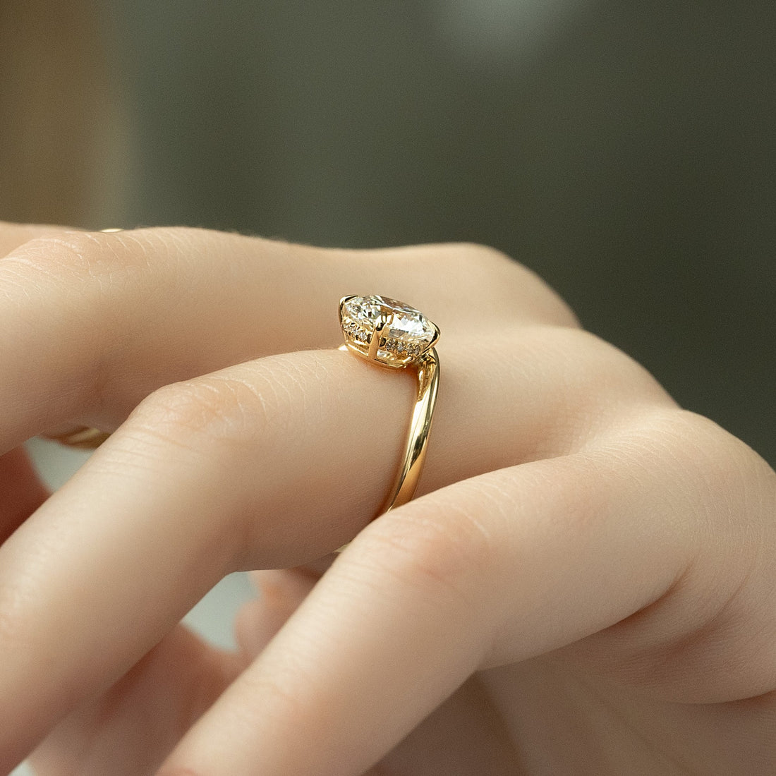The Berta Set With A 2 Carat Round Lab Diamond