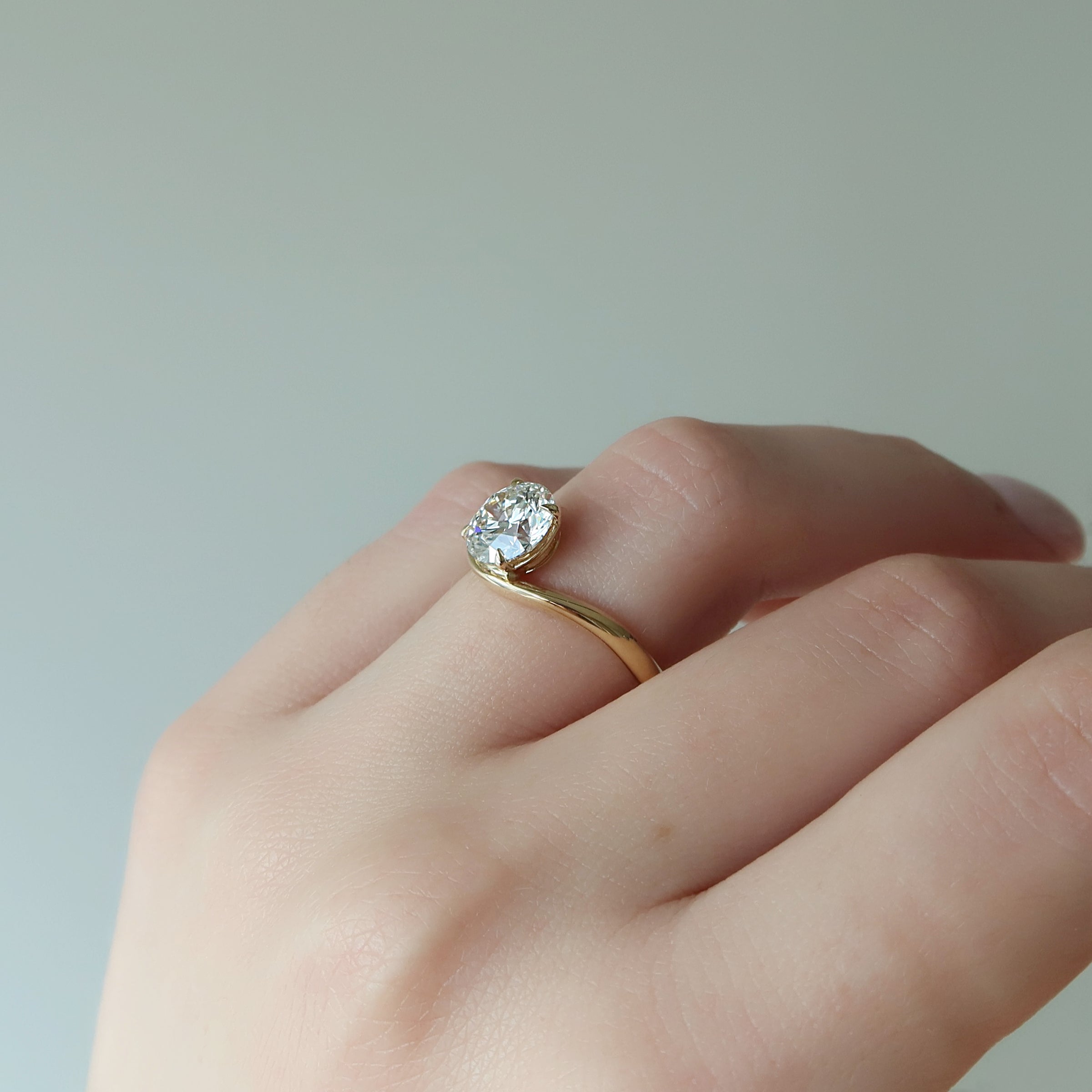 The Berta Set With A 2 Carat Round Lab Diamond