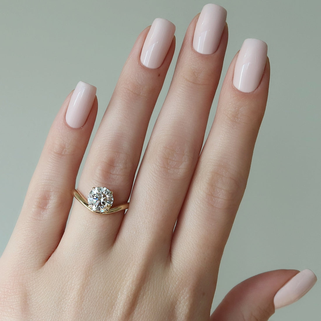 The Berta Set With A 2 Carat Round Lab Diamond