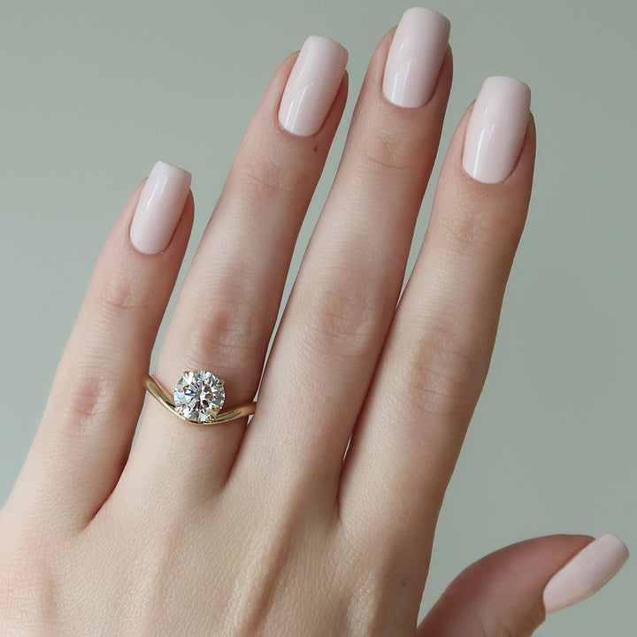 The Berta Set With A 2 Carat Round Lab Diamond