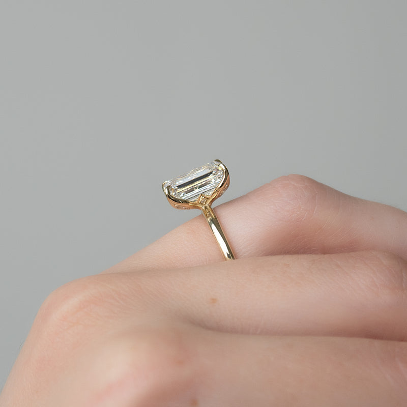 The Lisa Set With A 2 Carat Emerald Lab Diamond