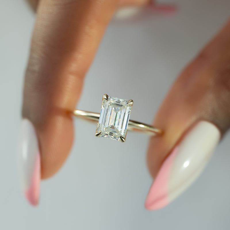 The Lisa Set With A 2 Carat Emerald Lab Diamond