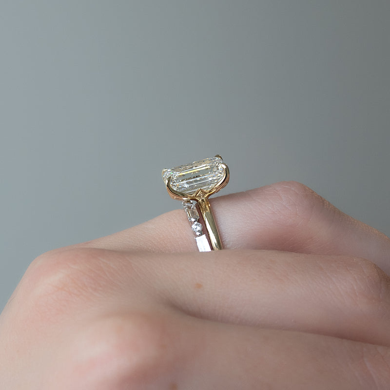 The Lisa Set With A 2 Carat Emerald Lab Diamond