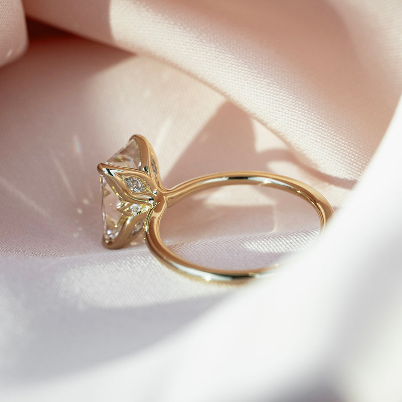 The Lisa Set With A 2 Carat Radiant Lab Diamond