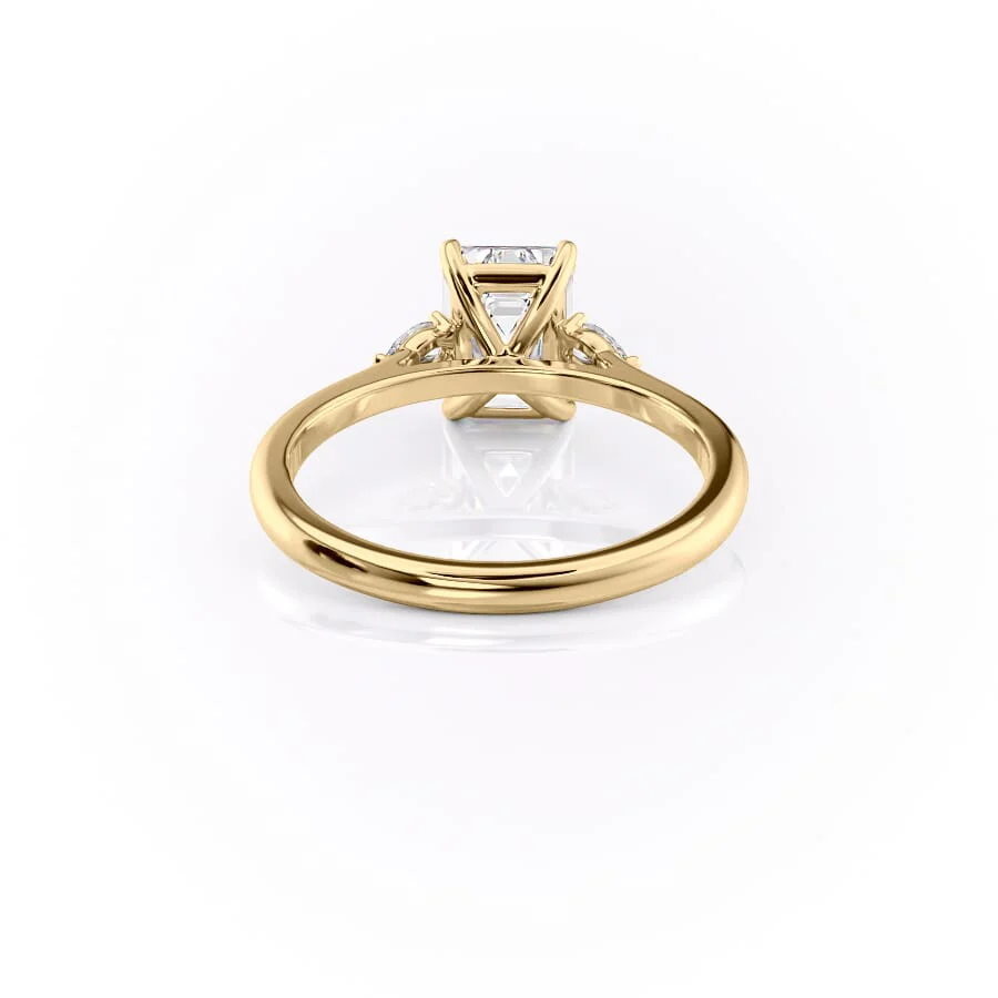 The Pears Liv Set With A 2 Carat Emerald Lab Diamond