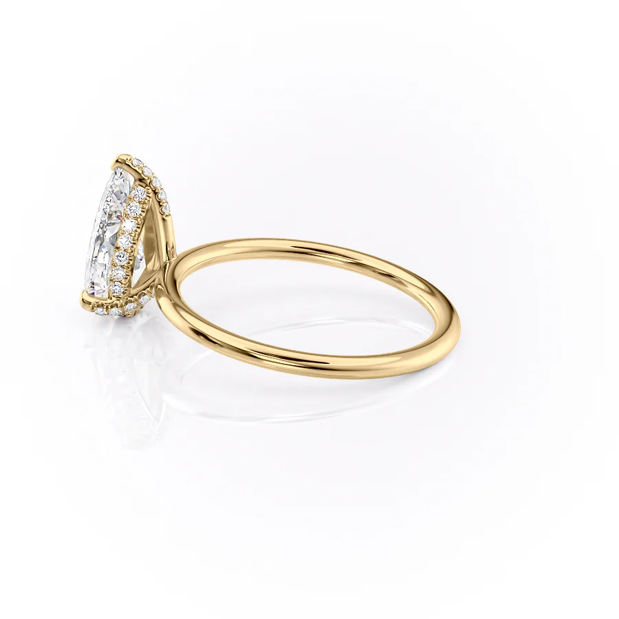 The Crown Kamellie Set With A 2 Carat Pear Lab Diamond